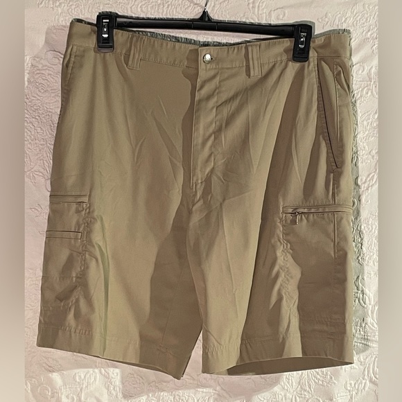 Callaway Men's Optimum Performance Khaki Golf Shorts Size 38 - Picture 1 of 3